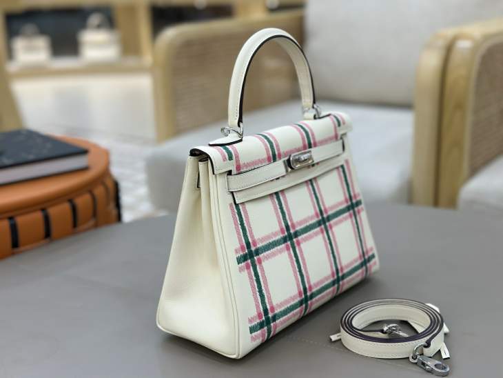 Picture of Hermes Handbags _SKUfw214644426fw
